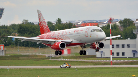 Sukhoi SuperJet 100 аэропорт Шереметьево
