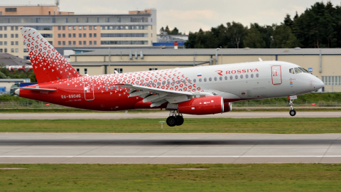 Sukhoi SuperJet 100 аэропорт Шереметьево
