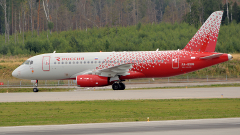 Sukhoi SuperJet 100 аэропорт Шереметьево