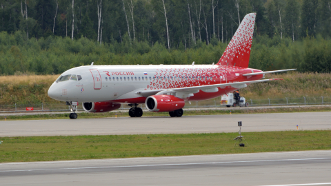 Sukhoi SuperJet 100 аэропорт Шереметьево