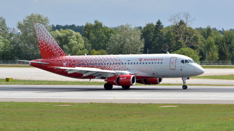 Sukhoi SuperJet 100 аэропорт Шереметьево