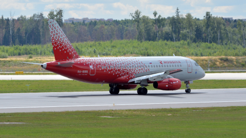 Sukhoi SuperJet 100 аэропорт Шереметьево