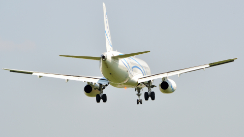 Sukhoi SuperJet 100 аэропорт Внуково