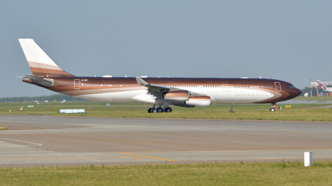 Airbus A340 аэропорт Внуково