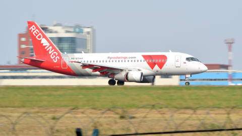 Sukhoi SuperJet 100 аэропорт Домодедово